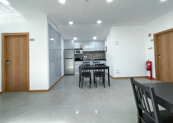 Soldouro Train אורחן אבאירו